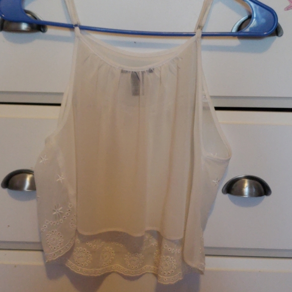 Crop top - Picture 2 of 3